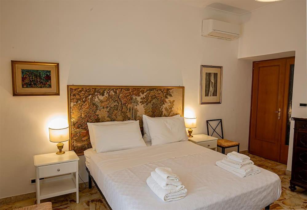 Dimora Al Colosseo, 2 Bedrooms Рим Екстериор снимка