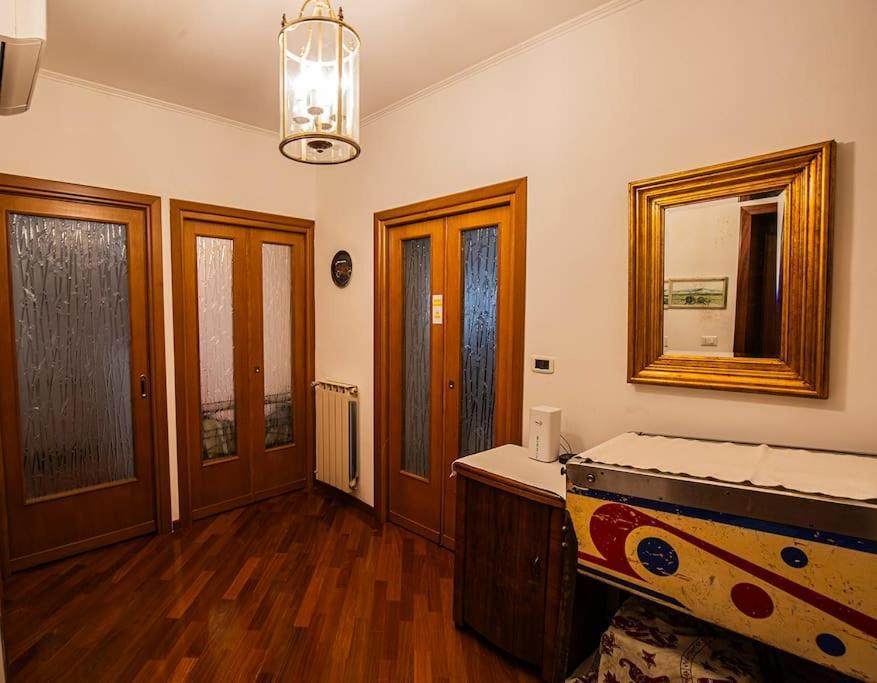 Dimora Al Colosseo, 2 Bedrooms Рим Екстериор снимка