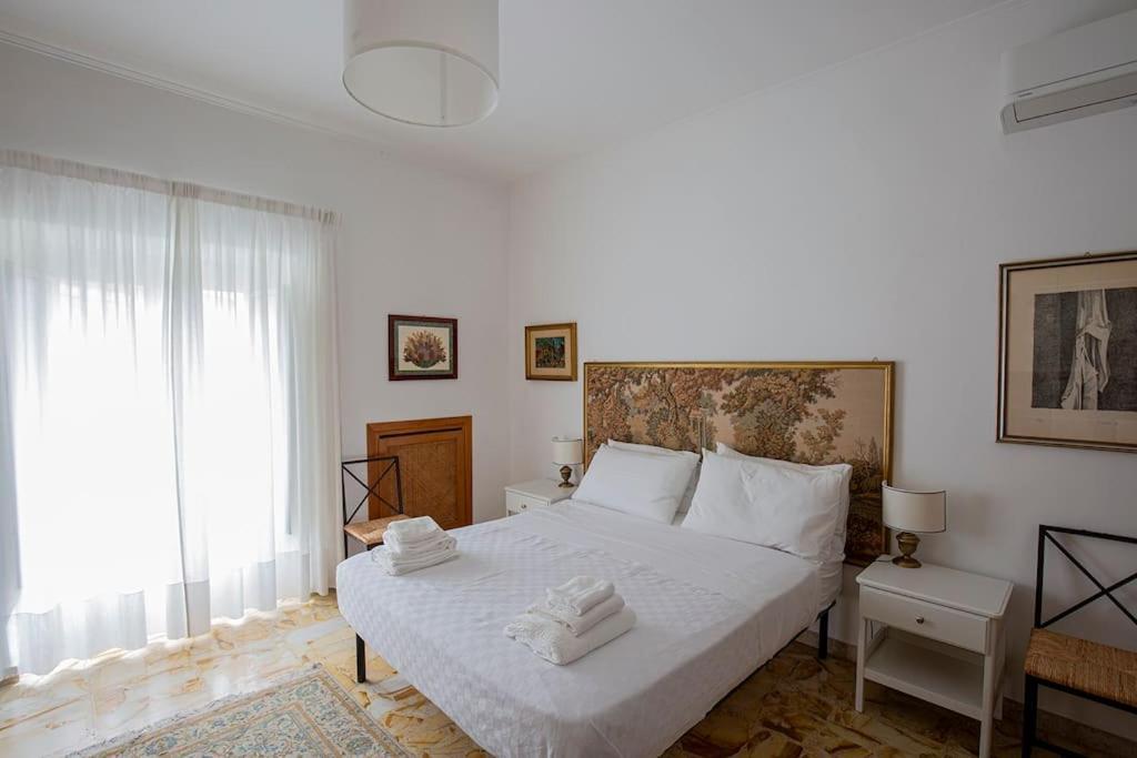 Dimora Al Colosseo, 2 Bedrooms Рим Екстериор снимка