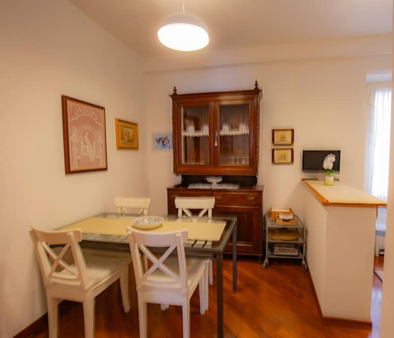 Dimora Al Colosseo, 2 Bedrooms Рим Екстериор снимка