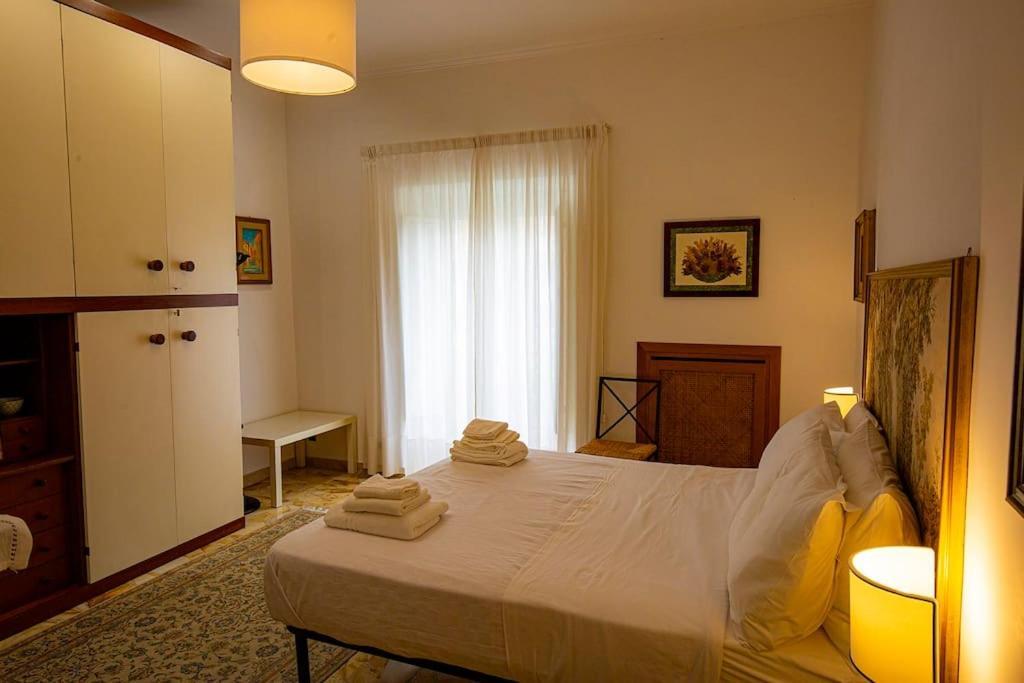 Dimora Al Colosseo, 2 Bedrooms Рим Екстериор снимка